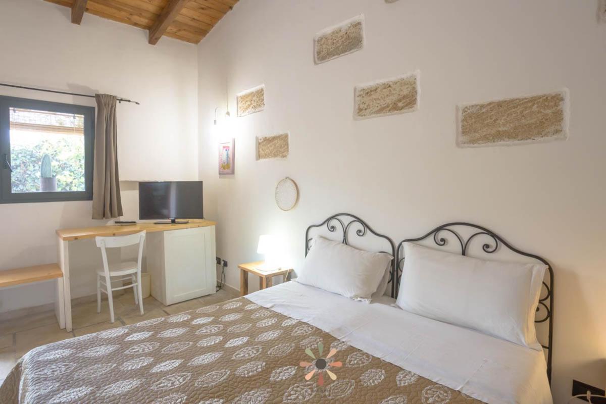 Agriturismo tenuta Margherita Torre Lapillo Bagian luar foto